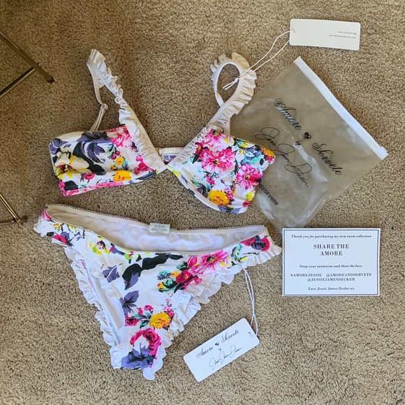 Jessie James Decker Amore and Sorvette Bikini - Picture 2 of 14